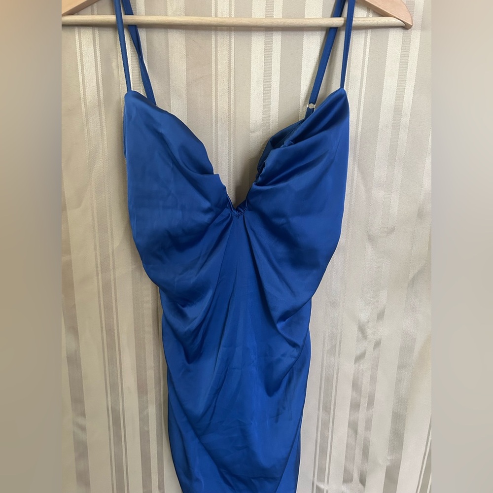Chic Blue Dress with Ruched Design - Picture 2 of 6